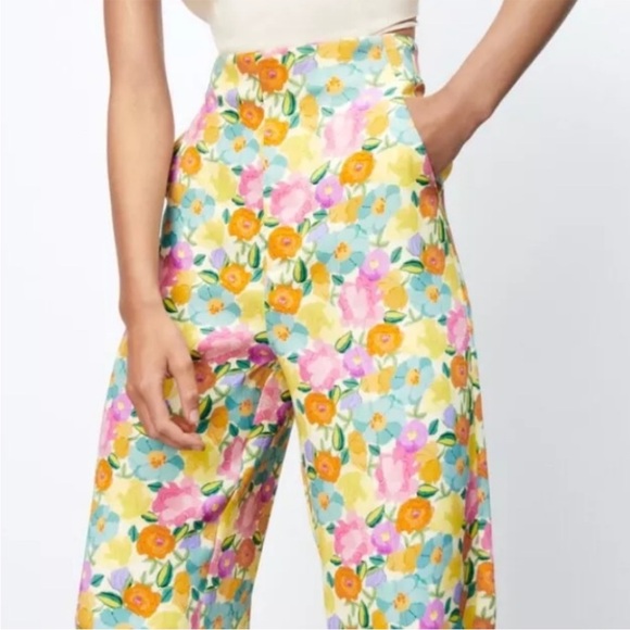 NWOT Zara Satin Effect High Waist Floral Pants
Size XS - Picture 5 of 13